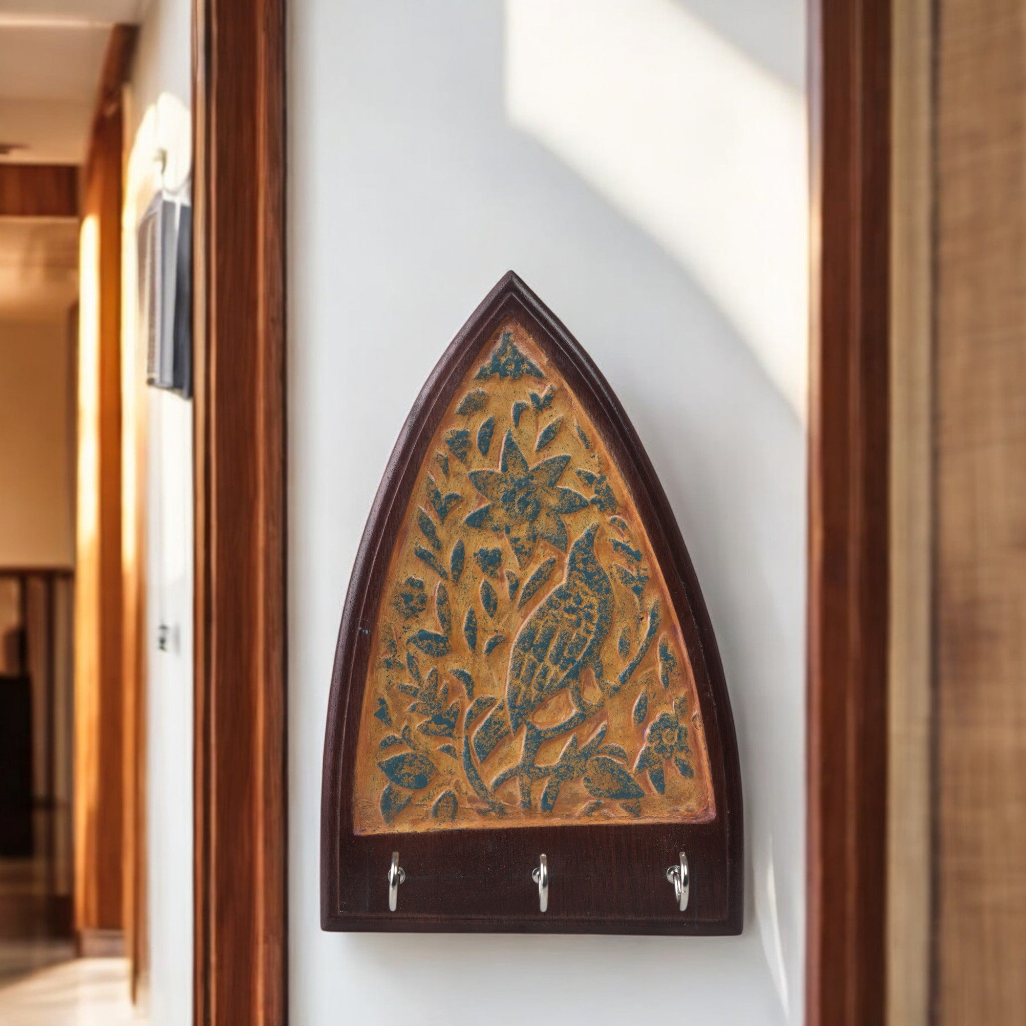 Handcrafted Mango Wood & Ecomix Wall Key Holder – Elegant Keychain & Accessory Organizer