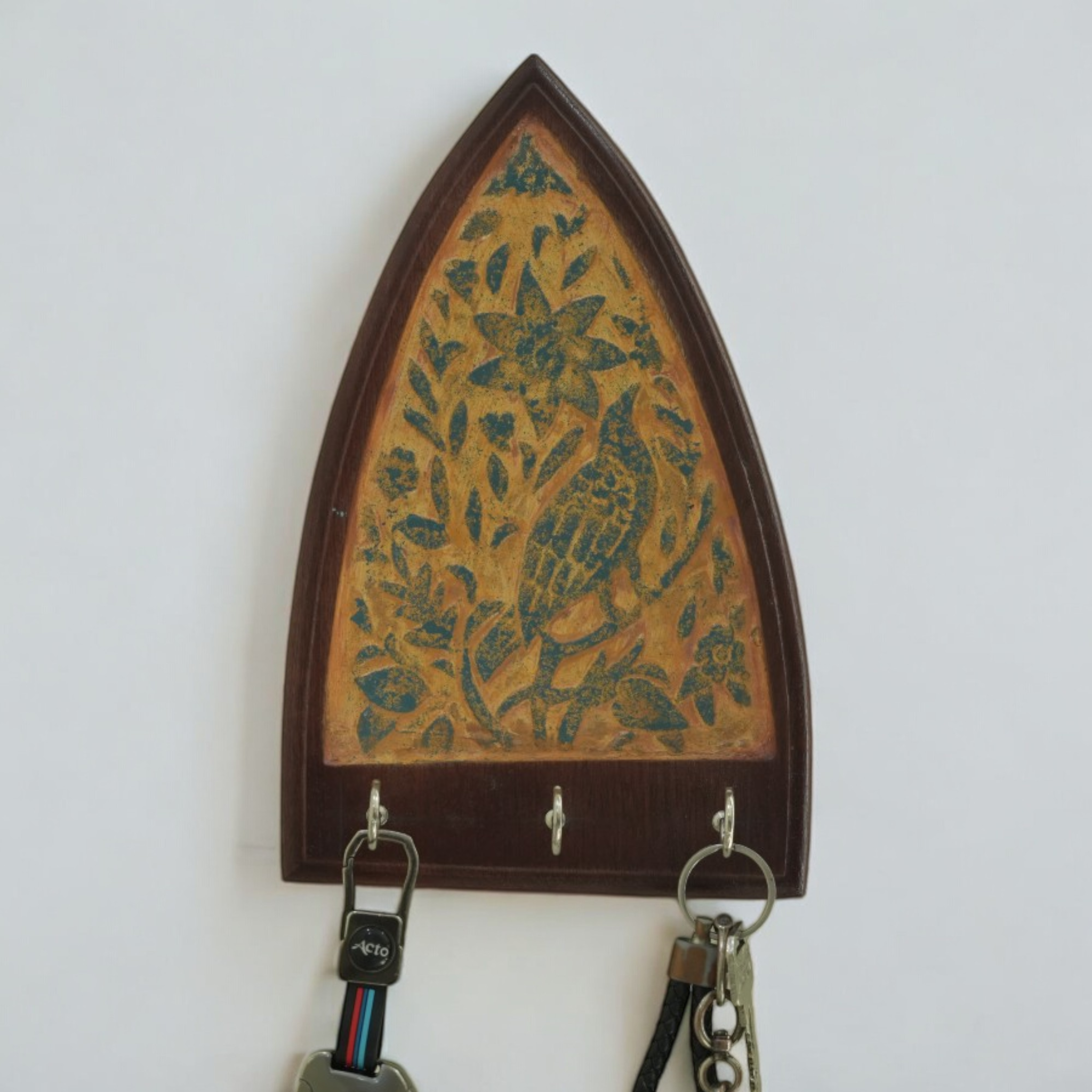 Handcrafted Mango Wood & Ecomix Wall Key Holder – Elegant Keychain & Accessory Organizer